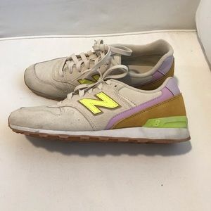 New Balance tennis shoes